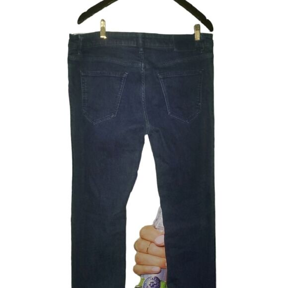 Hugo Boss Cotton 030 Maine Regular Fit Dark Wash Jeans Size 35W By 36L - Picture 3 of 6